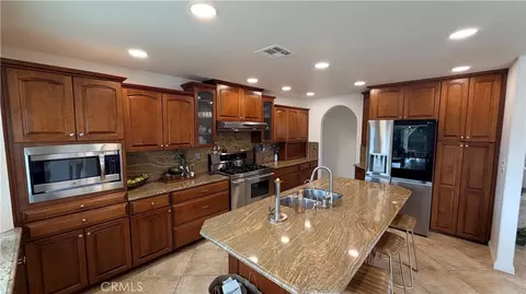 Kitchen - 9275 Rattlesnake, Phelan, CA 92371 photo 3 of 6