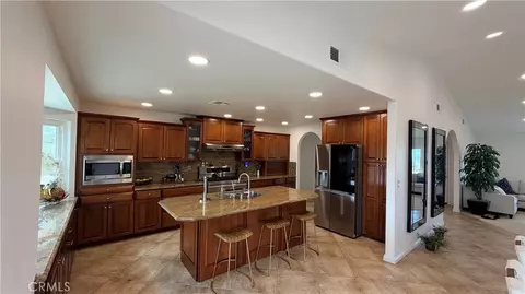 Kitchen - 9275 Rattlesnake, Phelan, CA 92371 photo 4 of 6