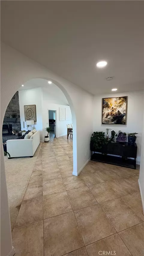 Entry Way - 9275 Rattlesnake, Phelan, CA 92371 photo 4 of 7