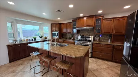 Kitchen - 9275 Rattlesnake, Phelan, CA 92371 photo 6 of 6