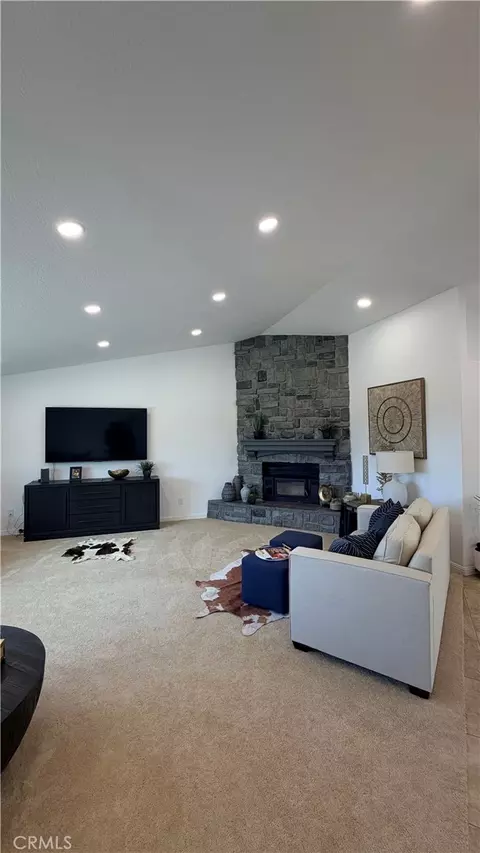 Living - 9275 Rattlesnake, Phelan, CA 92371 photo 3 of 3