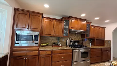 Kitchen - 9275 Rattlesnake, Phelan, CA 92371 photo 2 of 6