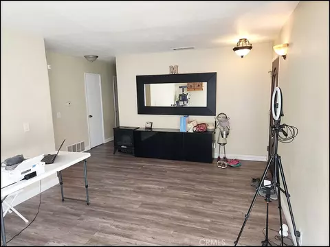 Living - 27400 Cloverleaf Ln, Helendale, CA 92342 photo 1 of 3