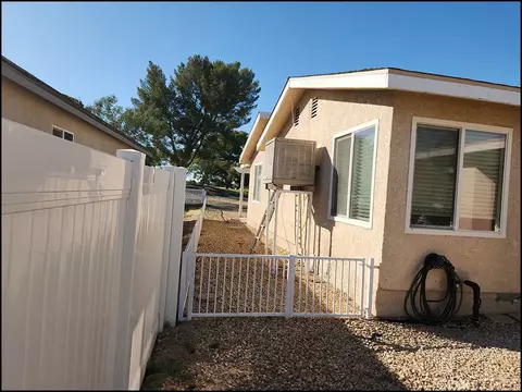 Exterior - 27400 Cloverleaf Ln, Helendale, CA 92342 photo 2 of 5