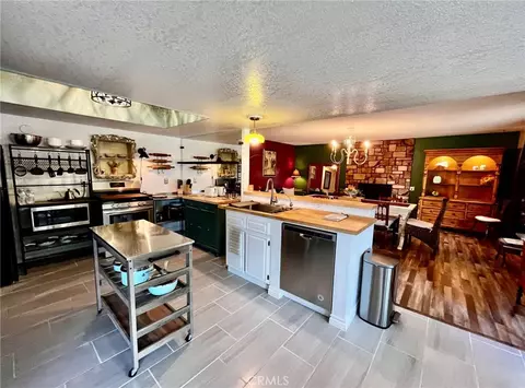 Kitchen - 14070 Seminole, Apple Valley, CA 92307 photo 3 of 5
