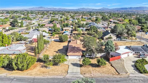 View/Area - 18146 Orange, Hesperia, CA 92345 photo 2 of 11