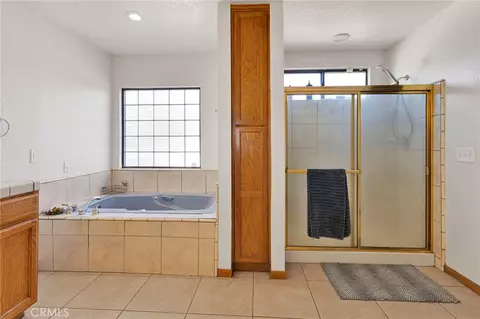 Bath - 18146 Orange, Hesperia, CA 92345 photo 7 of 7