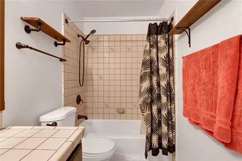 Bath - 18146 Orange, Hesperia, CA 92345 photo 2 of 7