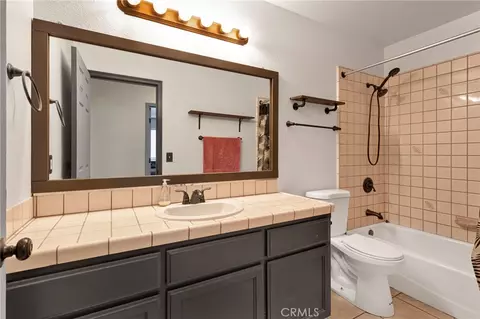 Bath - 18146 Orange, Hesperia, CA 92345 photo 1 of 7
