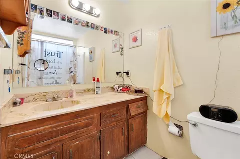 Bath - 16167 Chestnut, Hesperia, CA 92345 photo 2 of 3