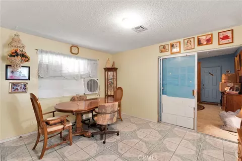 Dining - 16167 Chestnut, Hesperia, CA 92345 photo 2 of 3