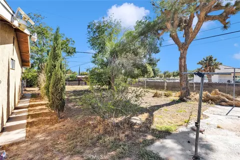 Exterior - 16167 Chestnut, Hesperia, CA 92345 photo 6 of 7