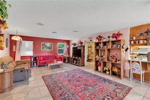 Living - 16167 Chestnut, Hesperia, CA 92345 photo 1 of 2