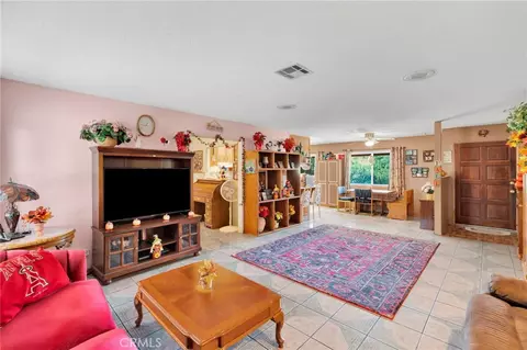 Living - 16167 Chestnut, Hesperia, CA 92345 photo 2 of 2