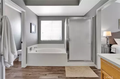 Bath - 19649 Powhatan, Apple Valley, CA 92308 photo 1 of 3