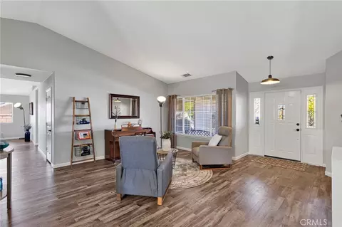 Entry Way - 19649 Powhatan, Apple Valley, CA 92308 photo 2 of 4