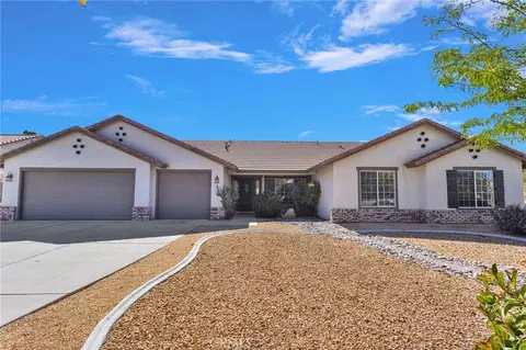 Exterior - 19649 Powhatan, Apple Valley, CA 92308 photo 4 of 10