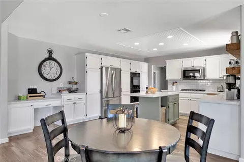 Kitchen - 19649 Powhatan, Apple Valley, CA 92308 photo 1 of 6
