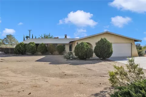 Exterior - 19203 Seneca Rd, Apple Valley, CA 92307 photo 2 of 12