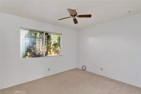 Bedroom - 19203 Seneca Rd, Apple Valley, CA 92307 photo 4 of 5