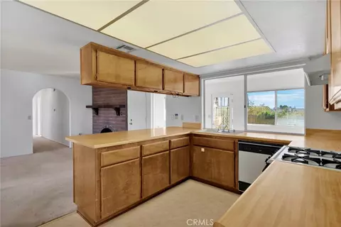 Kitchen - 19203 Seneca Rd, Apple Valley, CA 92307 photo 1 of 5