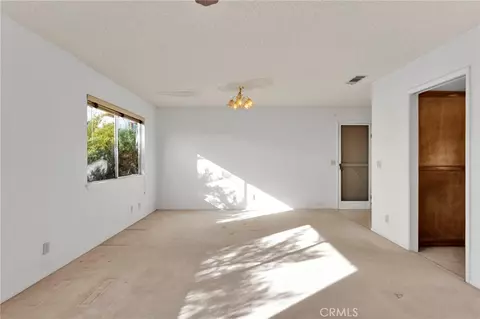 Living - 19203 Seneca Rd, Apple Valley, CA 92307 photo 4 of 9