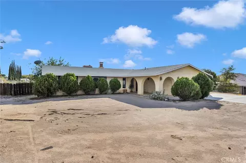 Exterior - 19203 Seneca Rd, Apple Valley, CA 92307 photo 3 of 12
