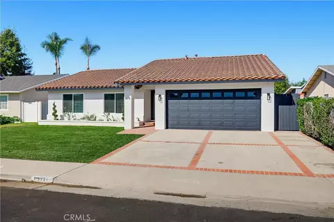 9921 Garrett Cir, Huntington Beach, CA 92646