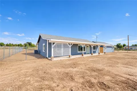 Exterior - 11765 Cottontail Ln, Apple Valley, CA 92308 photo 2 of 5