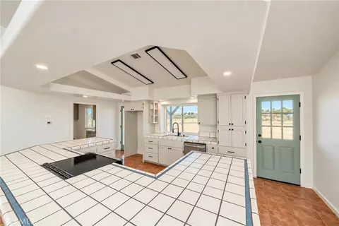 Kitchen - 11765 Cottontail Ln, Apple Valley, CA 92308 photo 2 of 2