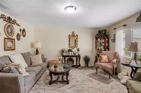 Living - 751 Higgins, Barstow, CA 92311 photo 2 of 4