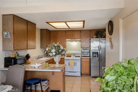 Kitchen - 751 Higgins, Barstow, CA 92311 photo 2 of 2