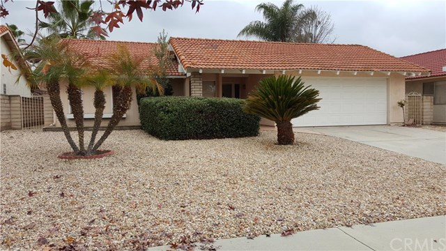 1895 Flame Tree Way, Hemet, CA 92545 photo 1