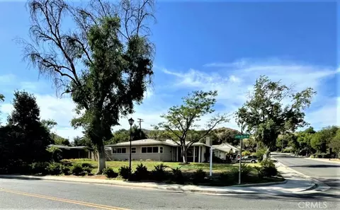 3067 Laramie Rd, Riverside, CA 92506 photo 1
