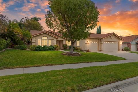 810 Sugar Maple Ln, Corona, CA 92881 photo 1