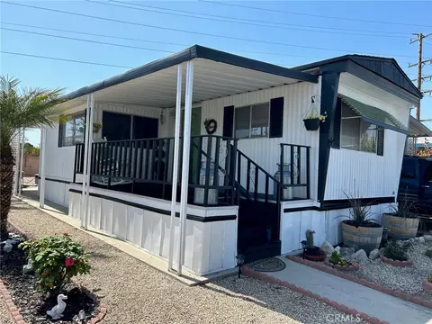 332 N Lyon #4, Hemet, CA 92543