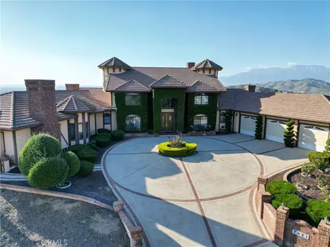 7421 Live Oak Dr, Jurupa Valley, CA 92509