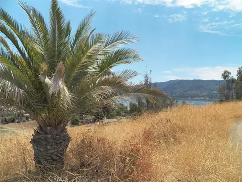 14 Morton Ave, Lake Elsinore, CA 92530