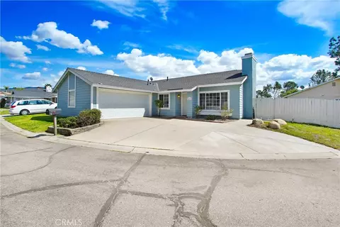 28633 Berwick Ln, Highland, CA 92346