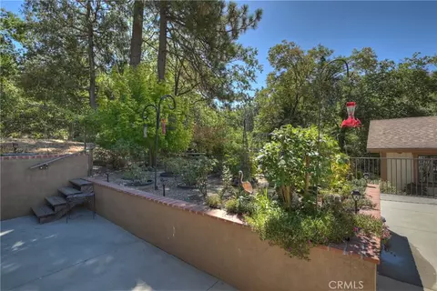 Exterior - 23167 Brookside Rd, Crestline, CA 92325 photo 4 of 14