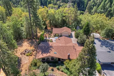 Exterior - 23167 Brookside Rd, Crestline, CA 92325 photo 3 of 17