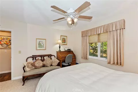 Bedroom - 23167 Brookside Rd, Crestline, CA 92325 photo 4 of 8
