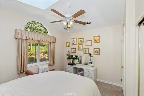 Bedroom - 23167 Brookside Rd, Crestline, CA 92325 photo 3 of 8