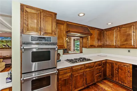 Kitchen - 23167 Brookside Rd, Crestline, CA 92325 photo 5 of 5