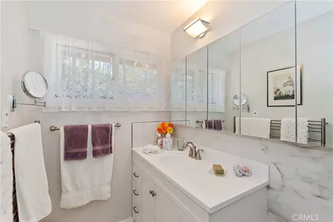Bath - 23167 Brookside Rd, Crestline, CA 92325 photo 3 of 3