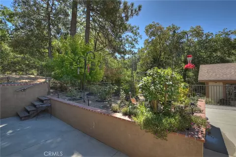 Exterior - 23167 Brookside Rd, Crestline, CA 92325 photo 5 of 17