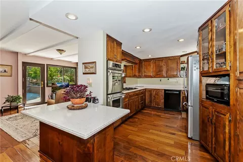 Kitchen - 23167 Brookside Rd, Crestline, CA 92325 photo 1 of 5