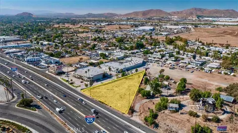 101 W La Cadena Dr, Riverside, CA 92501 photo 6