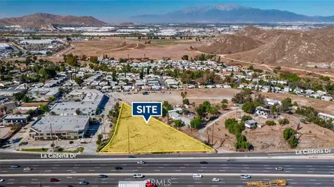 101 W La Cadena Dr, Riverside, CA 92501 photo 4