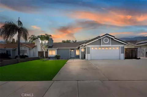 19261 Okeechobee Ln, Lake Elsinore, CA 92530